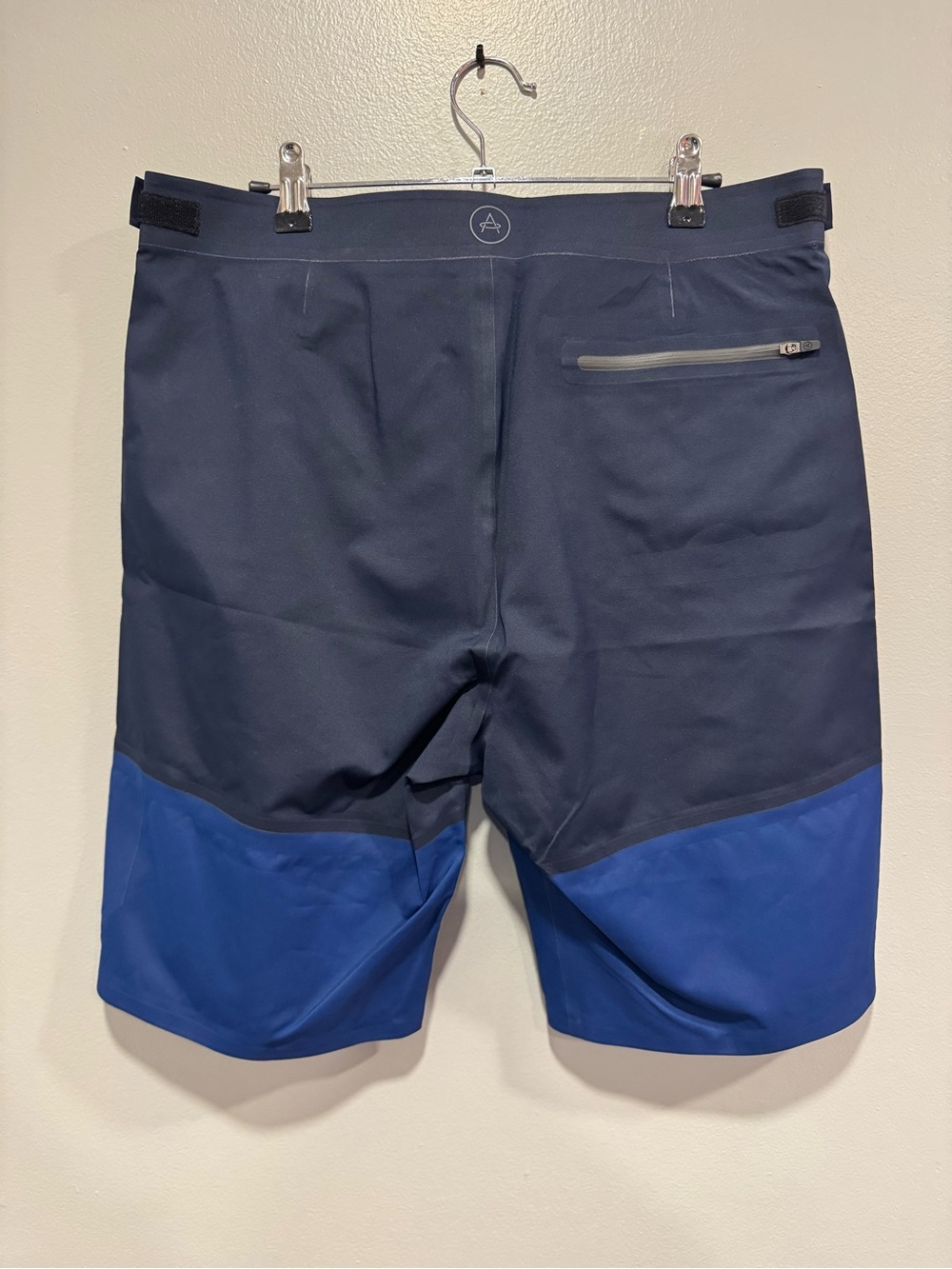 Aether Men’s Technical Shorts in Blue Size 32 Waist - Picture 3 of 6